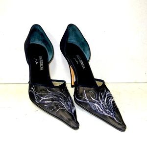 FIGUEROA HEELED PUMPS IN BLACK